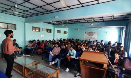 नादौन कॉलेज में इमीग्रेशन व वीजा संबंधित सेमिनार का हुआ आयोजन