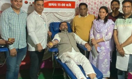  नगर पंचायत नादौन के अध्यक्ष शमी सोनी ने मुख्यमंत्री के जन्म दिवस पर किया रक्तदान 