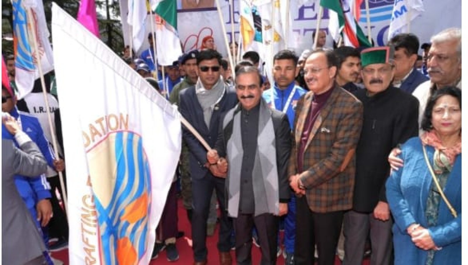 मुख्यमंत्री ने एशियन रिवर राफ्टिंग चैंपियनशिप को दिखाई हरी झंडी