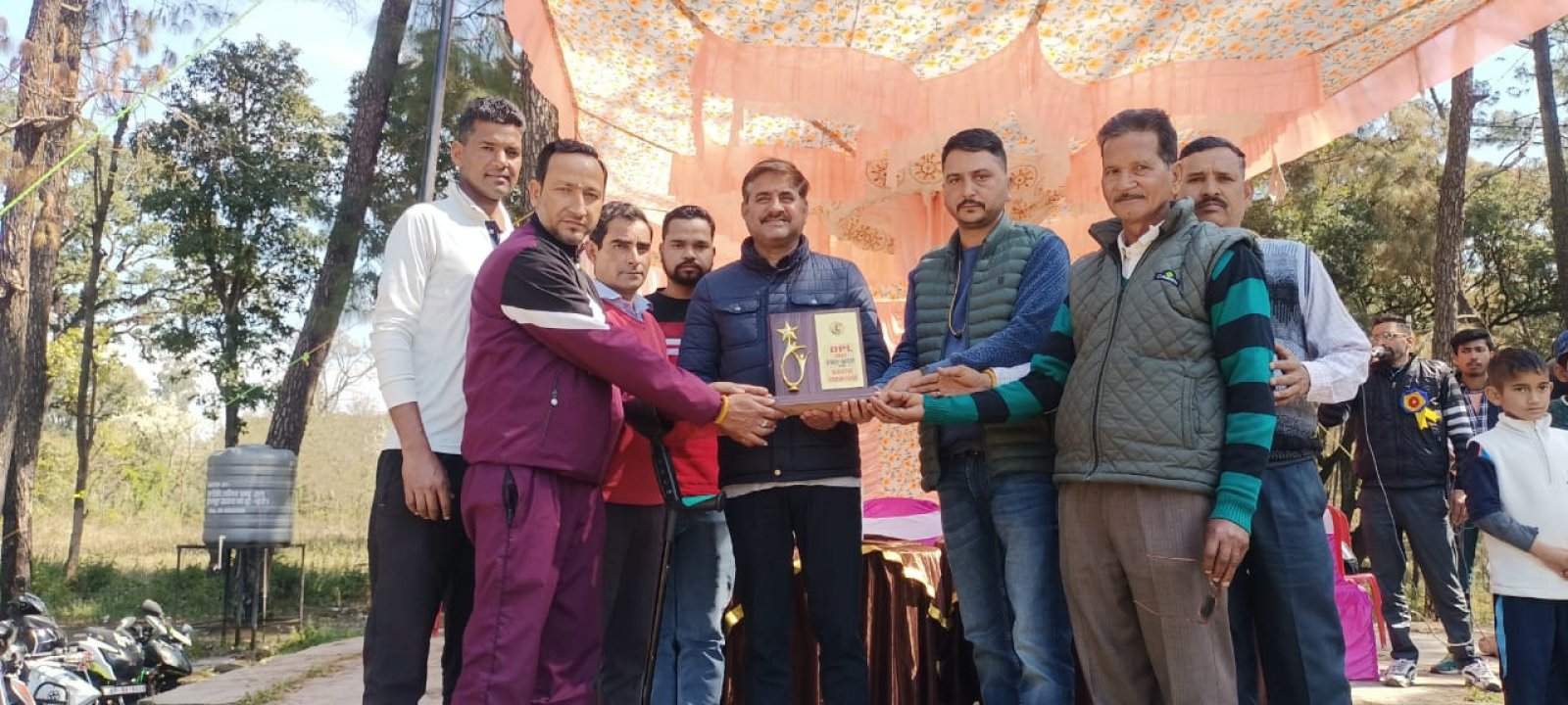 पवन काजल ने दौलतपुर में आयोजित क्रिकेट टूर्नामेंट के समापन समारोह में की शिरकत