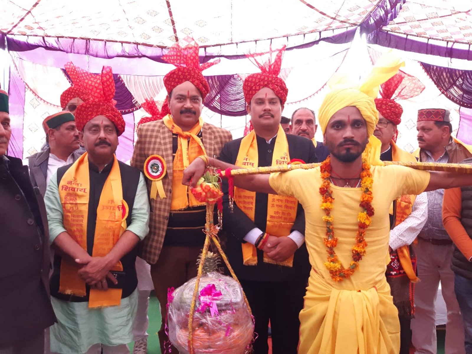शिव मंदिर काठगढ़ में भव्य शोभा यात्रा व पूजा करके मनाया महाशिवरात्रि महोत्सव 