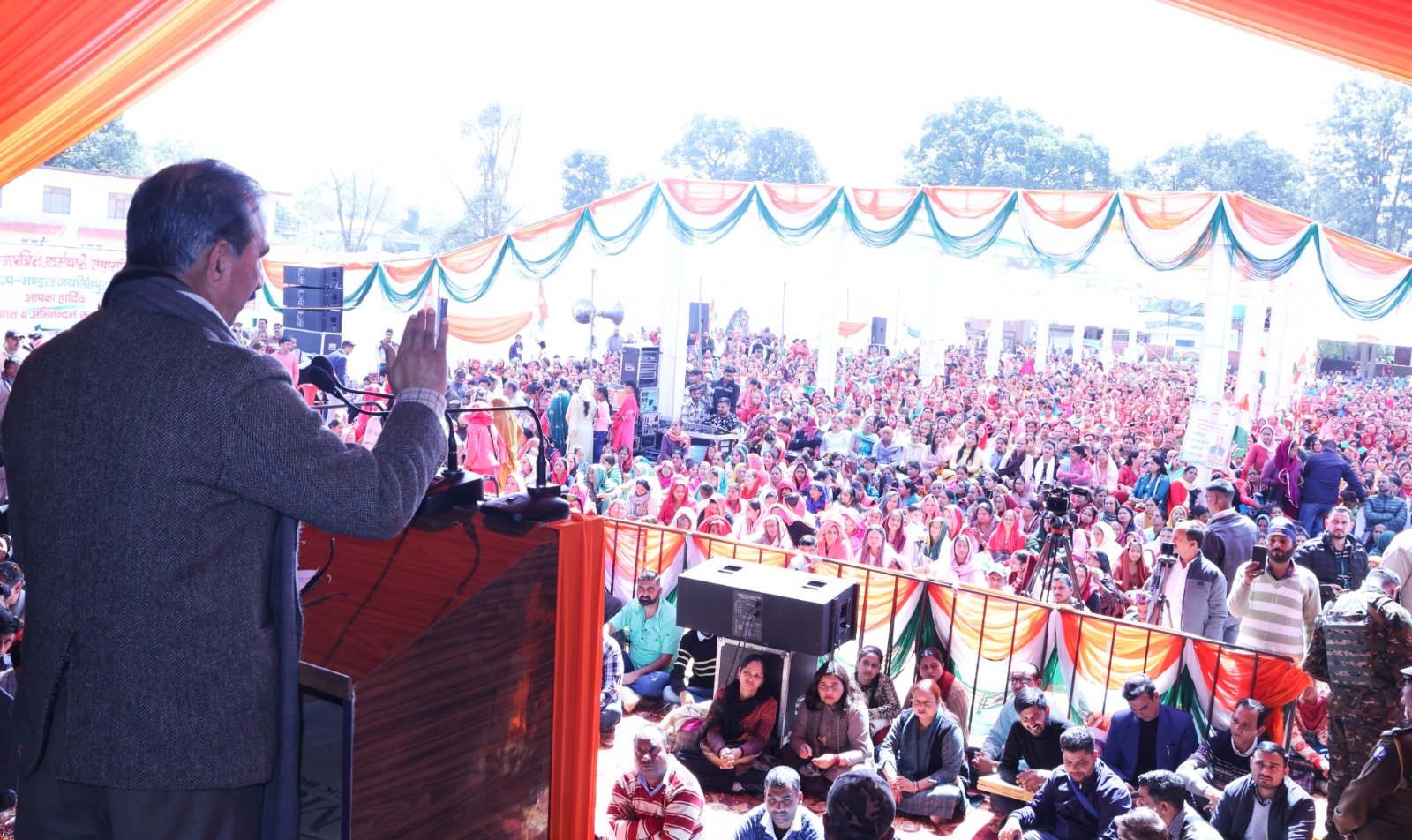 मुख्यमंत्री ने कांगड़ा जिला को दी करोड़ों रुपयों के विकास कार्यों की सौगात