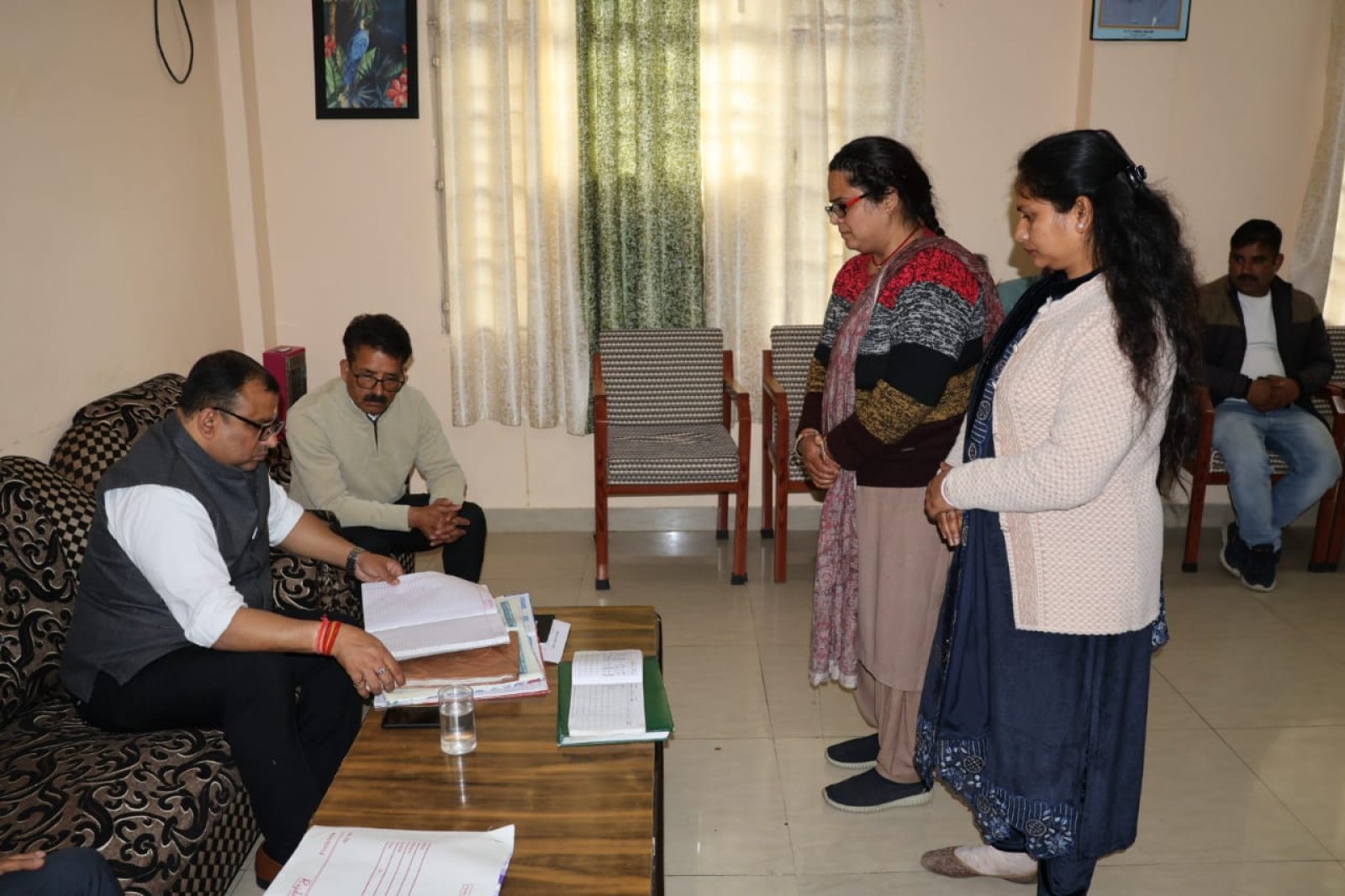 राष्ट्रीय मानवाधिकार आयोग के स्पेशल मॉनिटर ने किया बालिका आश्रम गरली का निरीक्षण