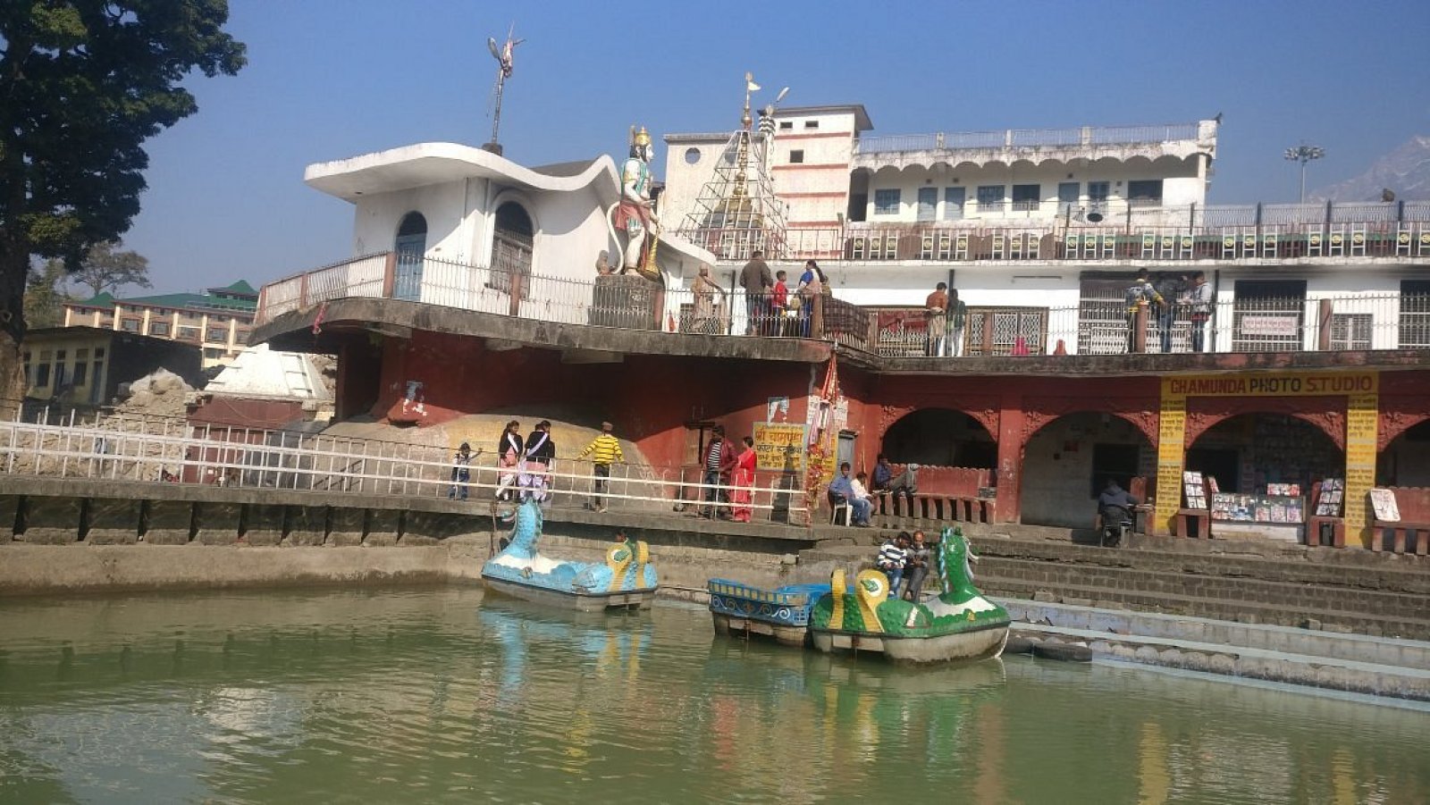 मुख्य आयुक्त  मंदिर द्वारा बज्रेश्वरी मंदिर कांगड़ा और चामुंडा मंदिर के ट्रस्ट सदस्यों की अधिसूचना हुई जारी