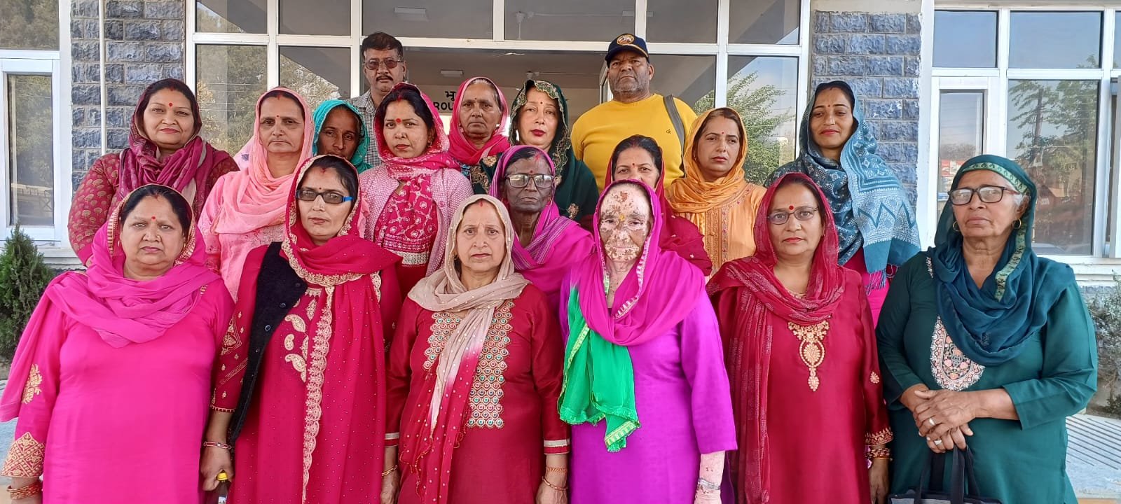 बूणी गांववासियों ने एसडीएम को सौंपा शिकायत पत्र