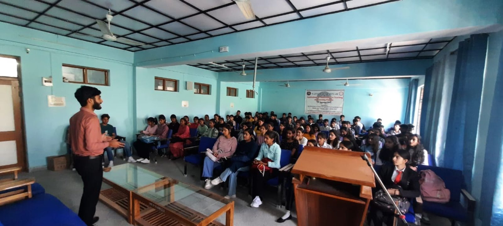 नादौन कॉलेज में इमीग्रेशन व वीजा संबंधित सेमिनार का हुआ आयोजन