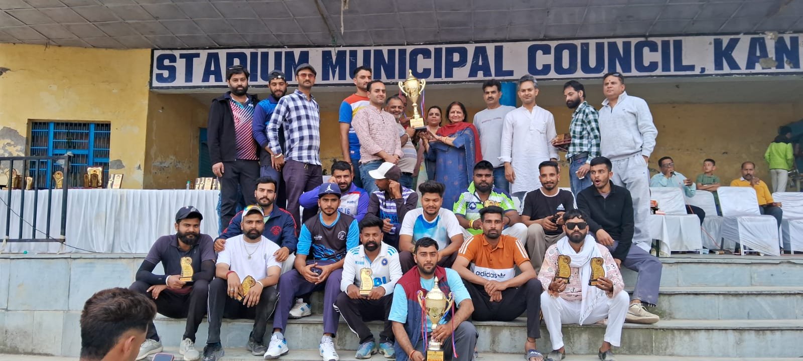 यशु क्लब पुराना कांगड़ा को हराकर कांगड़ा क्लब की टीम ने ट्रॉफी की अपने नाम