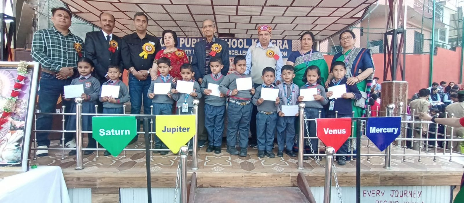 जीएवी पब्लिक कांगड़ा में मेधावी सम्मानित, वार्षिक परिणाम रहा शत प्रतिशत 