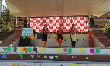 शरण कॉलेज में मची बैसाखी पर्व की धूम