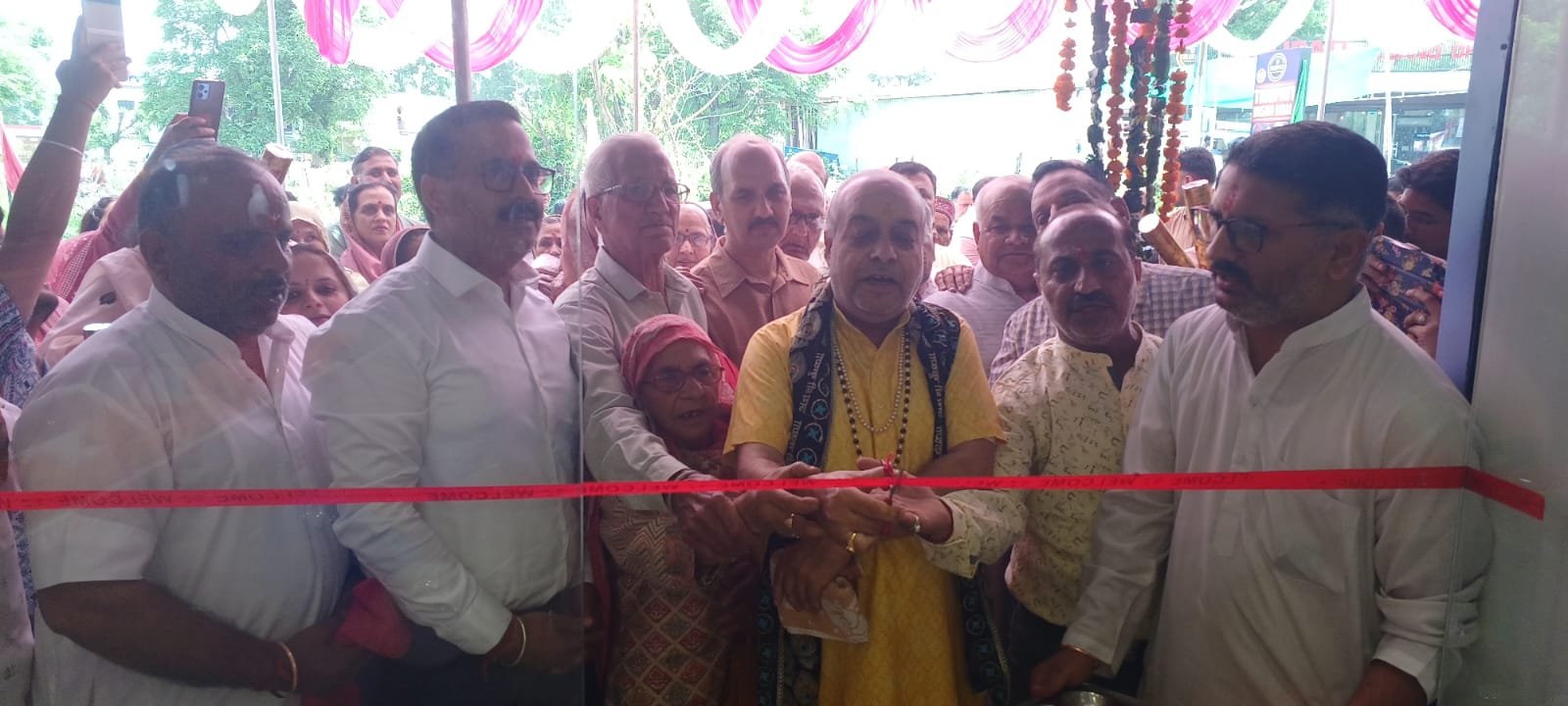 दिव्य इलेक्ट्रॉनिक के मल्टीब्रांड शोरूम का हुआ शुभारंभ