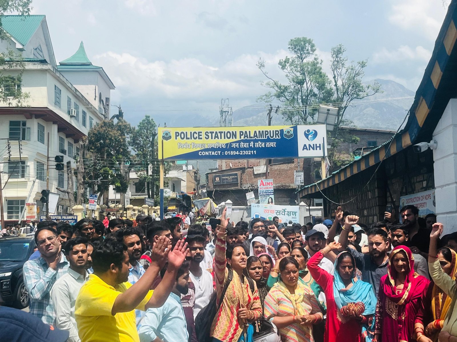 देवभूमि में देवी समान महिला आख़िर सुरक्षित कब: अभाविप