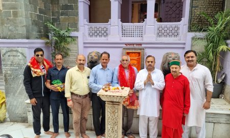 हरभजन सिंह भज्जी ने माता ब्रजेश्वरी देवी कांगड़े बाली मां के दरबार में शीश नवाजा