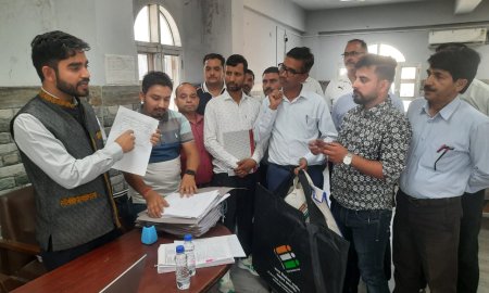 होम वोटिंग विकल्प के 645 मतदाताओं के लिए चुनाव प्रक्रिया शुरू। 