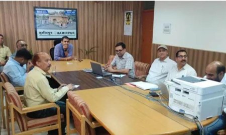 उपायुक्त कार्यालय हमीरपुर में वीडियो कांफ्रेंसिंग के जरिए हुई मतदान टीमों की तीसरी रैंडमाइजेशन प्रक्रिया