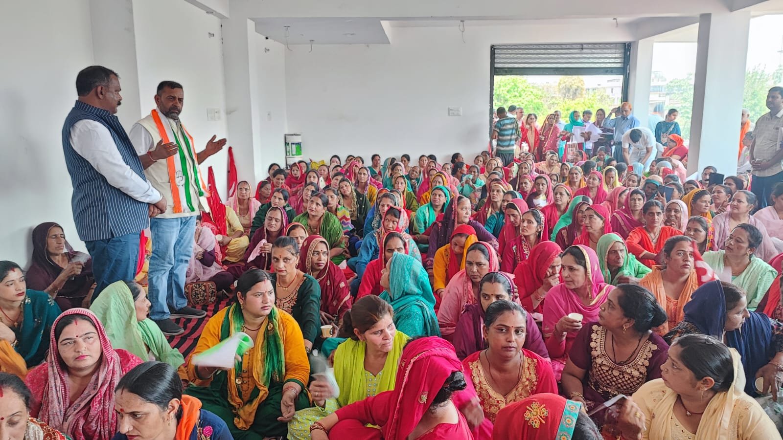 कांग्रेस प्रत्याशी सुभाष ढटवालिया ने समर्थकों संग बैठक कर बनाई आगामी रणनीति
