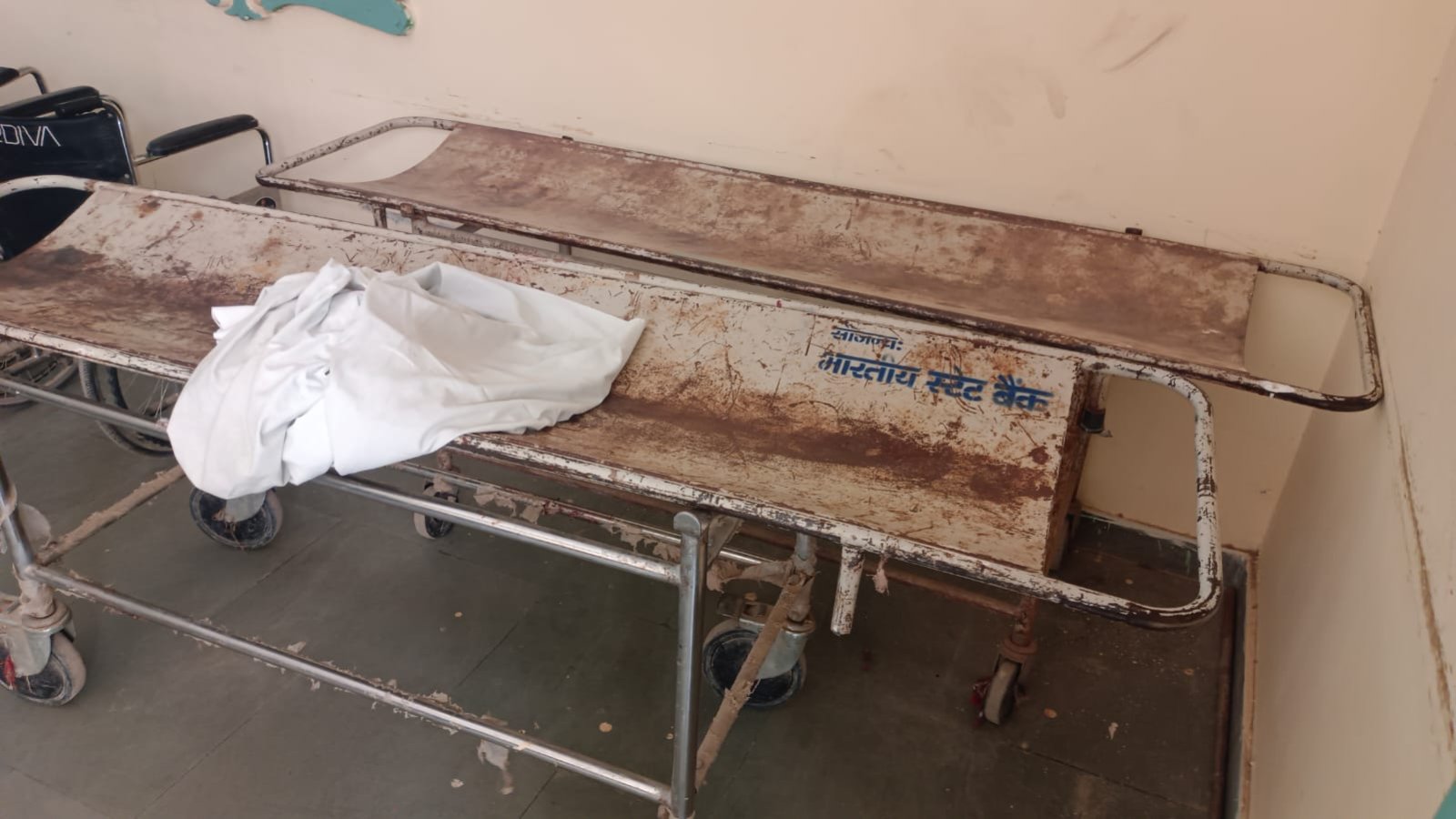 60 पंचायतों के लिए बना सिविल अस्पताल खुद बीमार