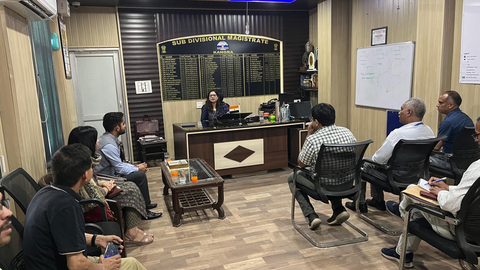 चुनाव व्यय पर्यवेक्षक प्रतिभा चौधरी ने कांगड़ा में अधिकारियों संग की बैठक