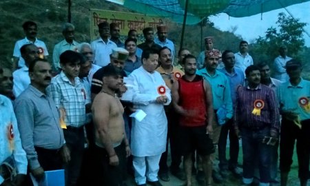 खोली पंचायत में छिंज मुकाबले किए आयोजित