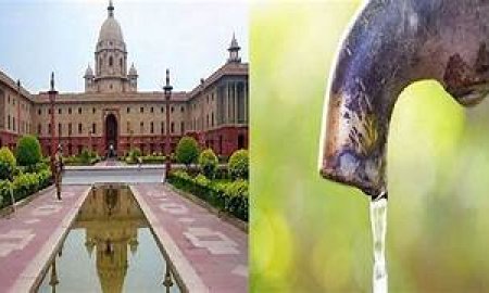 भरी गर्मी में गरमाई दिल्ली , पानी को लेकर तोड़फोड़