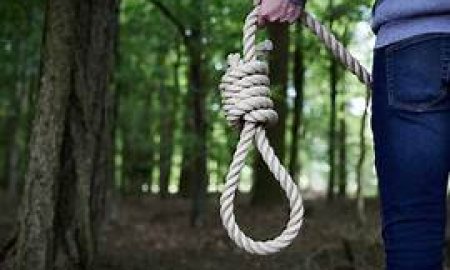 पेड़ों से  लटके मिले शव ,क़ानून व्यवस्था राम भरोसे
