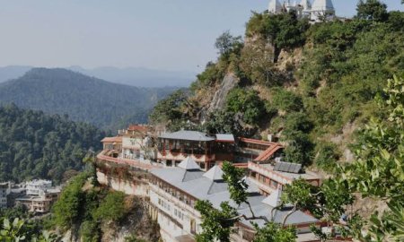 दियोटसिद्ध में आ रहे श्रद्धालुओं से हो रही बदतमीजी, नशा करके कर्मचारी दे रहे रात को ड्यूटी