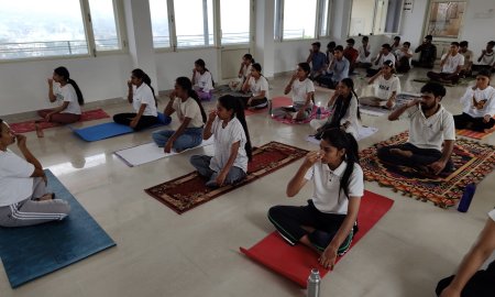 ग्लोबल साईं एजुकेशनल ट्रस्ट ने योग शिविर का किया आयोजन