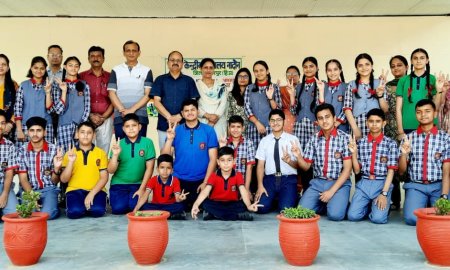 जमा एक और अन्य कक्षाओं में नए आए बच्चों का विधिवत स्वागत किया गया