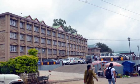 सचिवालय भवन बना कबाड़ खाना, लोगों को होगी परेशानी