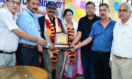 LIC के वरिष्ठ विकास अधिकारी मिल्खी राम सणडल को सेवानिवृत किया गया