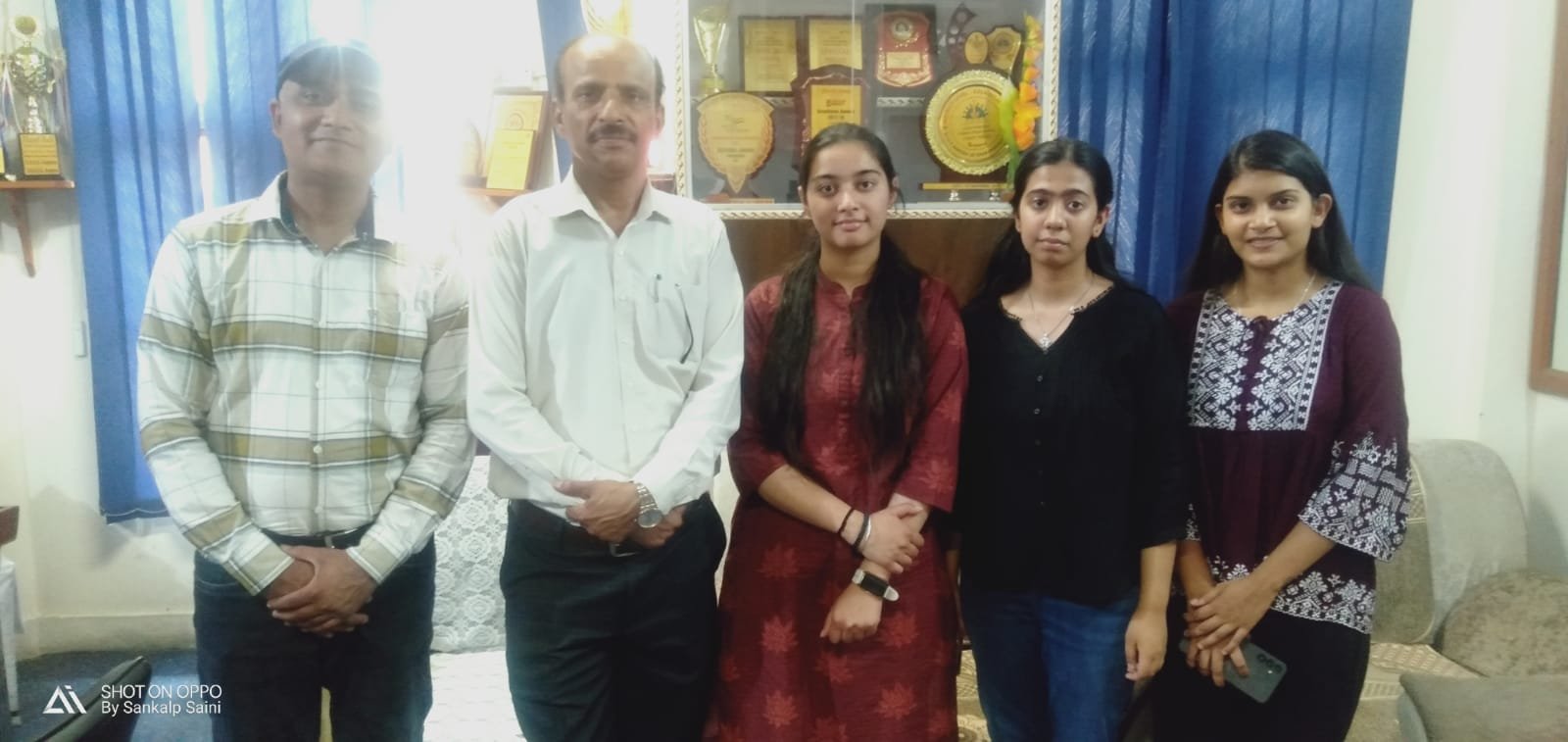 नीट परीक्षा में छाए जीएवी के 10 छात्र