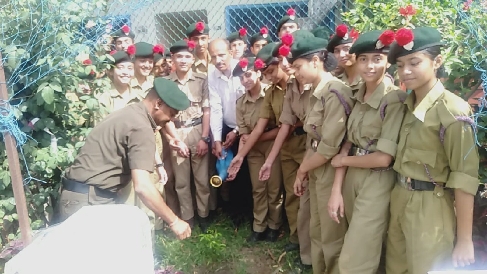 जीएवी के एनसीसी कैडेट ने विश्व पर्यावरण दिवस पर किया पौधारोपण