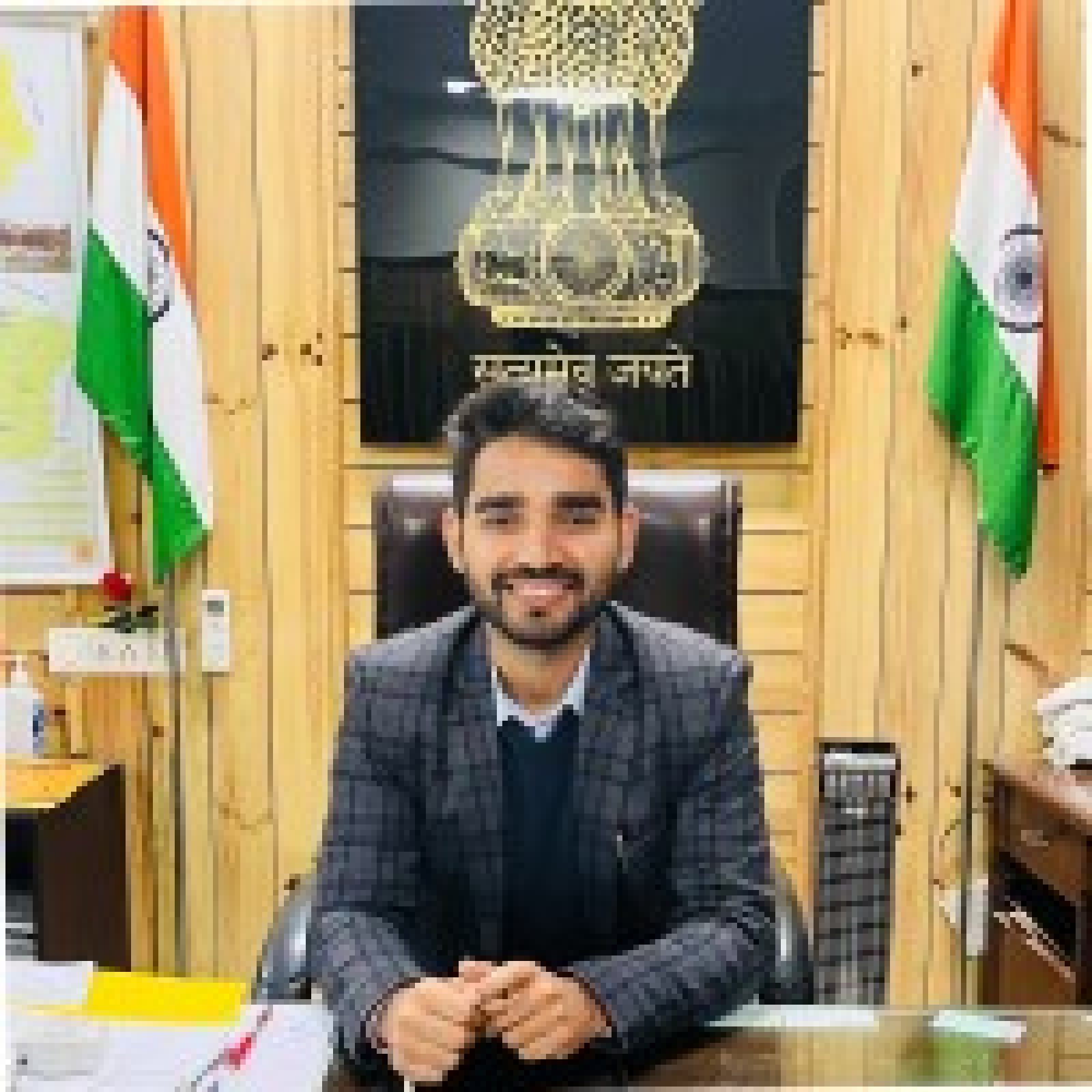 कांगड़ा में कार्यरत सभी चुनाव कर्मियों का कार्य प्रशंसनीय : एआरो एवं एसडीएम कांगड़ा