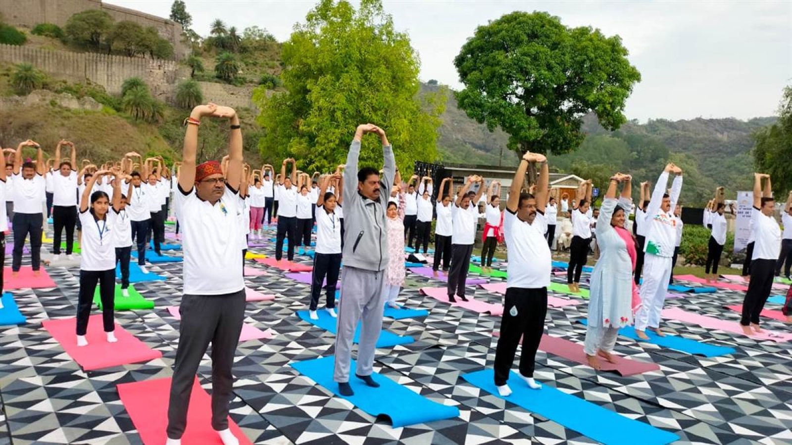 काँगड़ा के अलग-अलग क्षेत्रों में आज मनाया गया अंतर्राष्ट्रीय योग दिवस