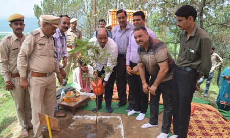 पौधे लगाने के साथ पौधों का संरक्षण भी जरूरी : यादविंदर गोमा