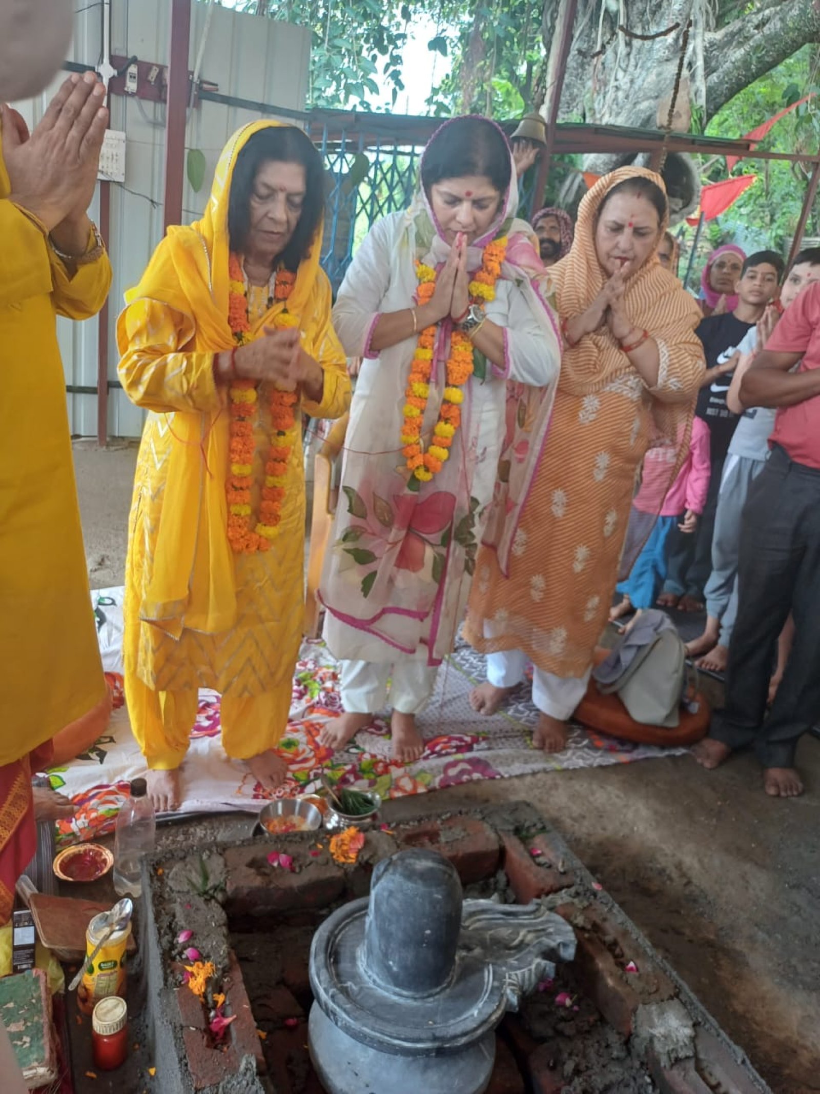 रेलवे स्टेशन के पास शिव मंदिर आया फोरलेन के अधीन, बोदड़ बल्ला में की पुनः स्थापना