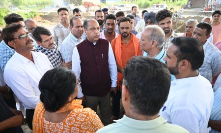 ऊना के बाथड़ी क्षेत्र का पूर्व मुख्यमंत्री ने लिया जायजा