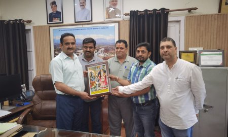 टीएमसी के प्री. व मेडिकल अधीक्षक से मिला धेनुम आश्रय सदनम ट्रस्ट का प्रतिनिधि मंडल