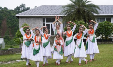 धनोटू गांव के बच्चों ने की कूड़े और प्रदूषण से स्वतंत्रता की अपील