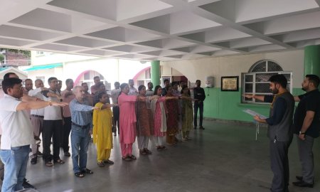 एसडीएम कांगड़ा ने अधिकारियों- कर्मचारियों को दिलाई सद्भावना की शपथ
