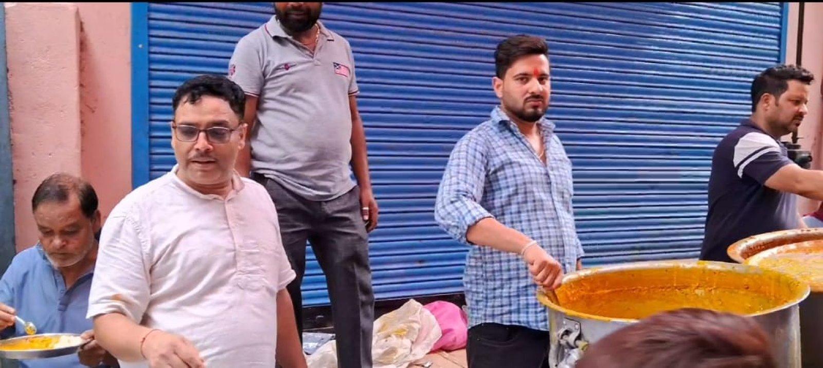 सराफा मार्केट डूंगा बाजार कांगड़ा में भंडारे का किया आयोजन