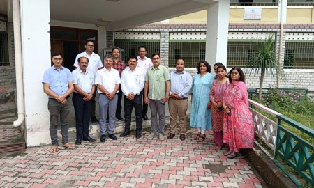 तकीपुर कॉलेज के पुस्तकालय का किया निरीक्षण