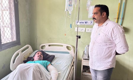 समाजसेवी राजेश परयाल चौधरी ने आग में झुलसे पुलिस कर्मियों का पूछा कुशल क्षेम