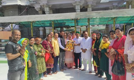 बज्रेश्वरी मंदिर कांगड़ा में विधायक केवल सिंह पठानिया ने नवाया शीश