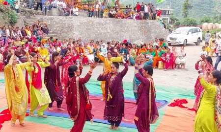 सात दिवसीय माता बूढ़ी भैरवा मेले में महिलाओं की सांस्कृतिक एवं खेलकूद प्रतियोगिताओं का हुआ समापन