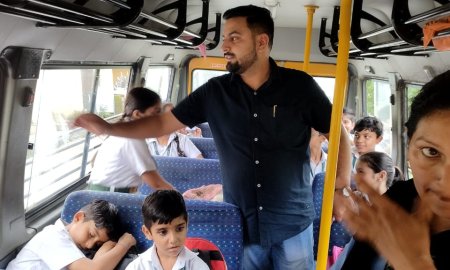 तहसीलदार कांगड़ा ने स्कूल बसों में किया रोड सेफ्टी नियमों का निरीक्षण