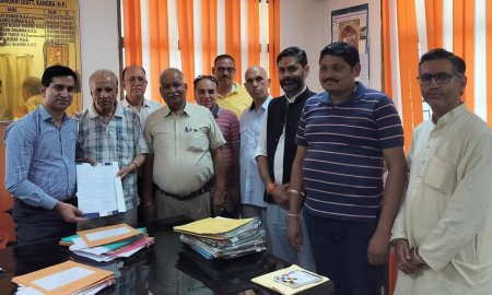 मां ज्वाला जन कल्याण सभा ने एसडीएम को सौंपा ज्ञापन