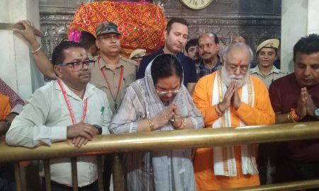 ब्रह्म ऋषि कुमार स्वामी ने मां ज्वालामुखी के दरबार में ज्योति के किए दर्शन