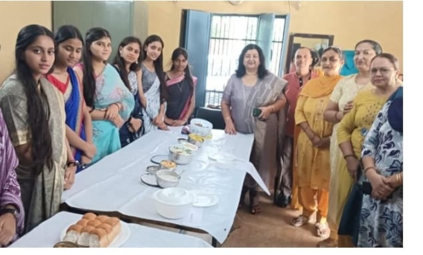 ज्वालामुखी स्कूल में 'एक भारत श्रेष्ठ भारत' कार्यक्रम का किया आयोजन