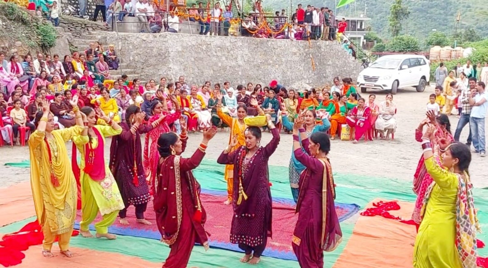 सात दिवसीय माता बूढ़ी भैरवा मेले में महिलाओं की सांस्कृतिक एवं खेलकूद प्रतियोगिताओं का हुआ समापन