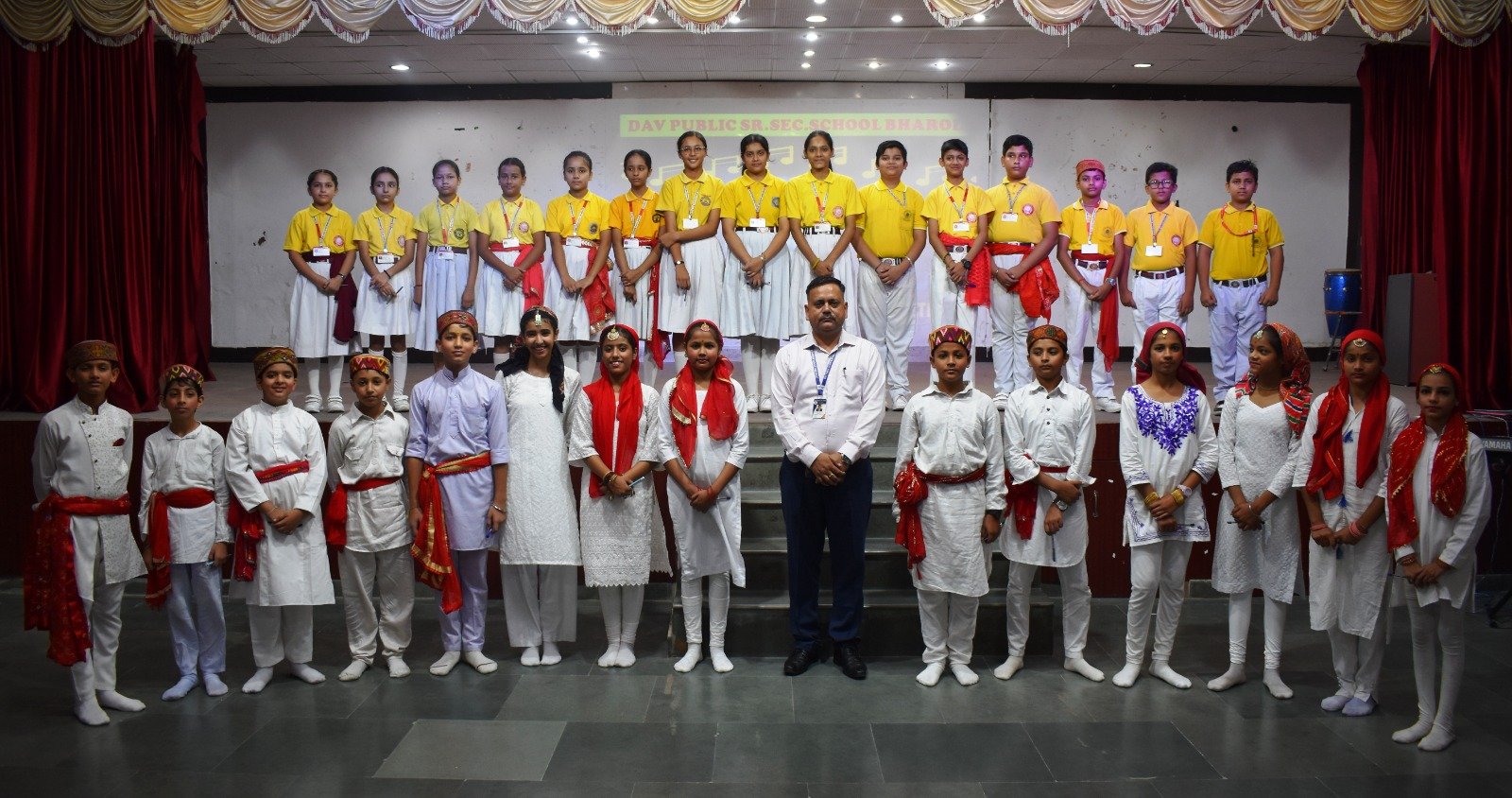 डीएवी भड़ोली में एक्टिविटी डे के अंतर्गत किया हिमाचली लोक गीत का आयोजन